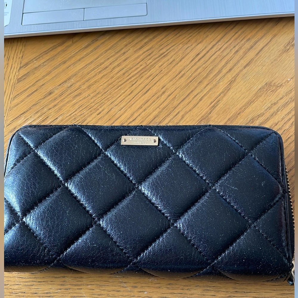 Kate Spade New York Bifold Wallet in Black Quilted Leather